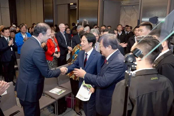 Illustration: How Is AI Transforming Patient Care in 2026? Diagnostics, Treatment, and Monitoring